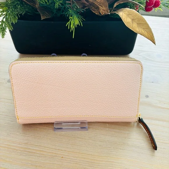 Dooney & Bourke Women’s Light Pink Leather Long Zipper Wallet Tan Interior - Picture 3 of 5